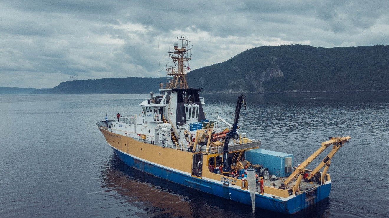 Le Coriolis II dans le Fjord du Saguenay © Valérian Mazataud, Le Devoir